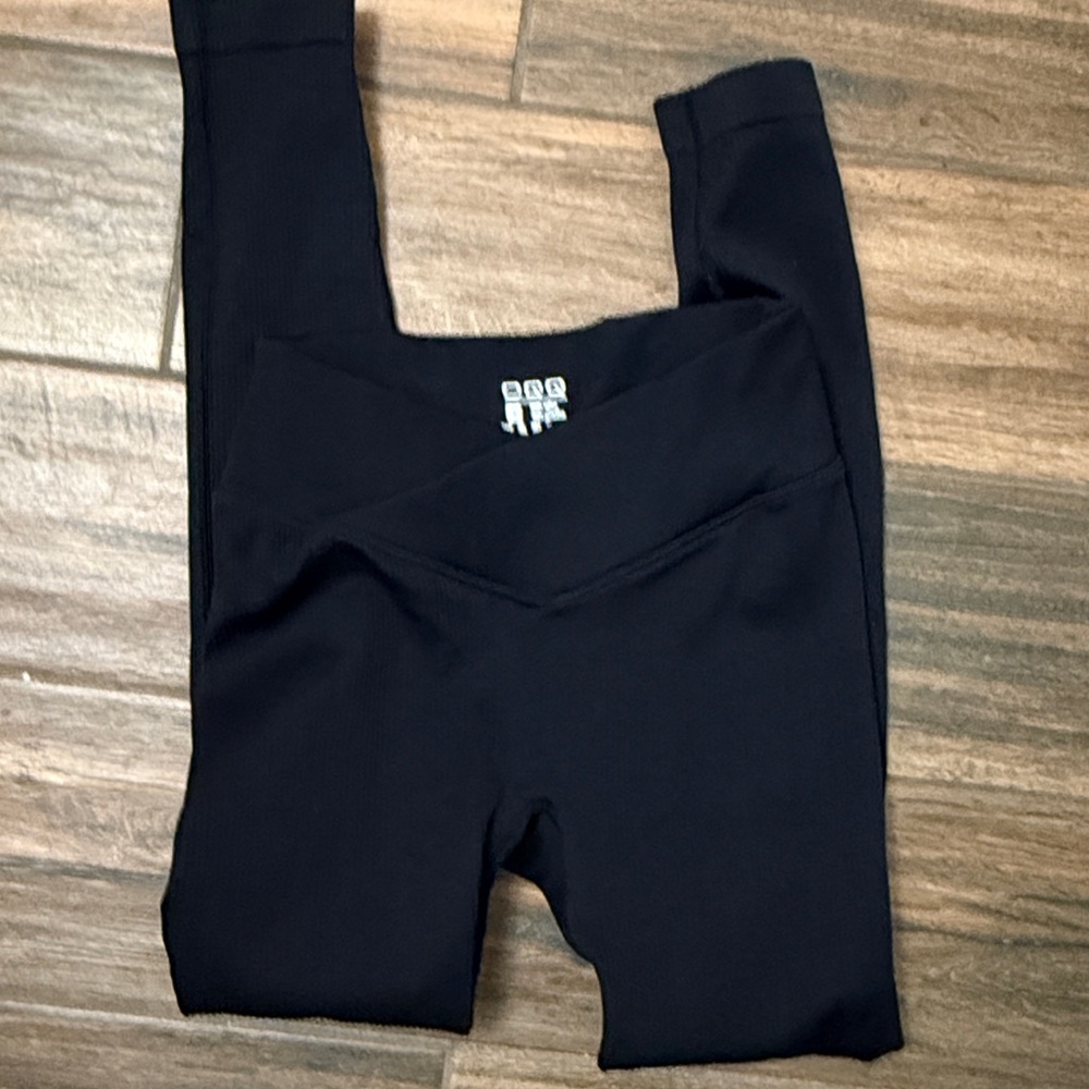 OQQ Cream Ribbed Leggings
